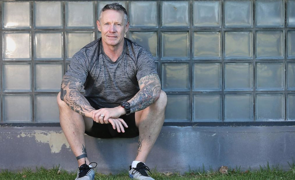 Getting to Know: Brett Burden